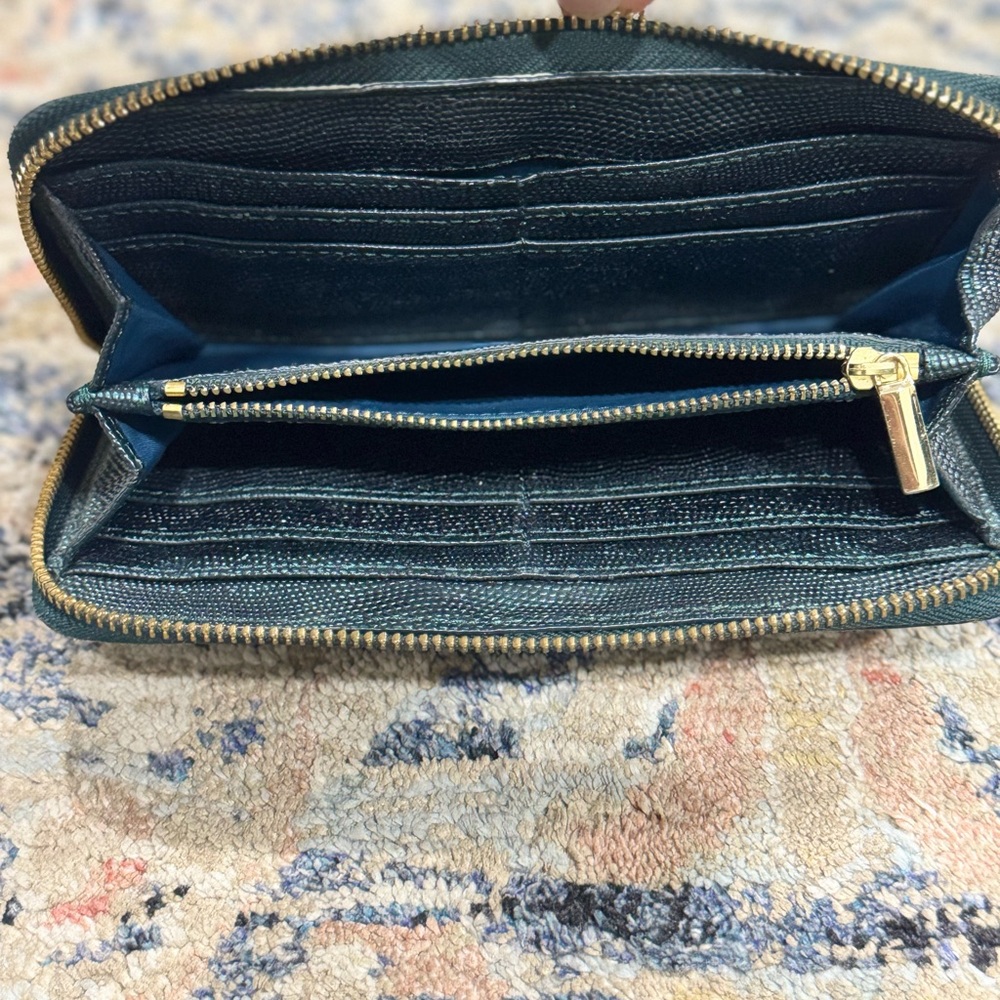 Tory Burch Textured Dark Green Wallet - Picture 7 of 8